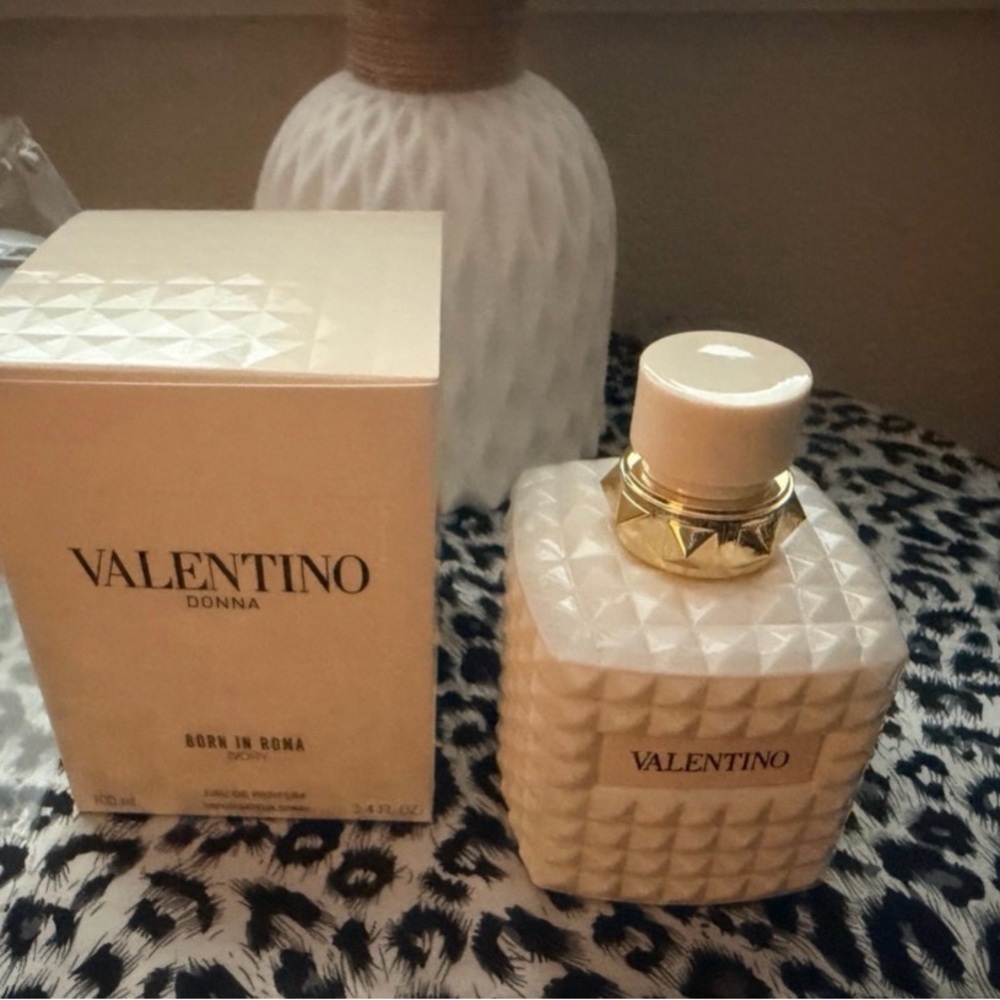 NEW Limited edition Valentino Donna Born In Roma Rendez-Vous Ivory Eau 3.4oz - Picture 5 of 8